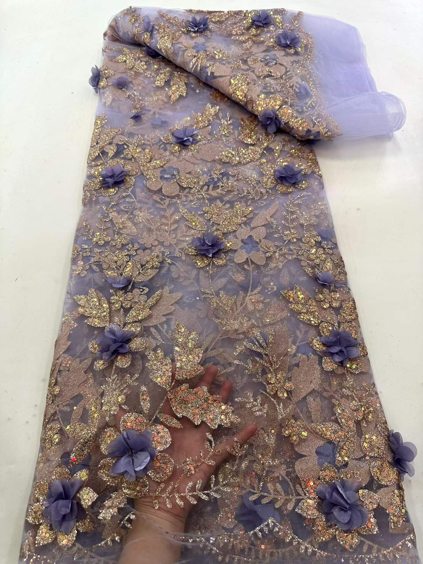 Африканское кружево с вышивкой – обзор и цена Glitter Tablecloth